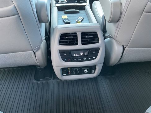 Used 2016 Honda Pilot Elite image 38