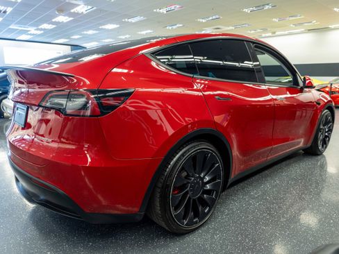 Used 2023 Tesla Model Y Performance AWD/4WD image 5
