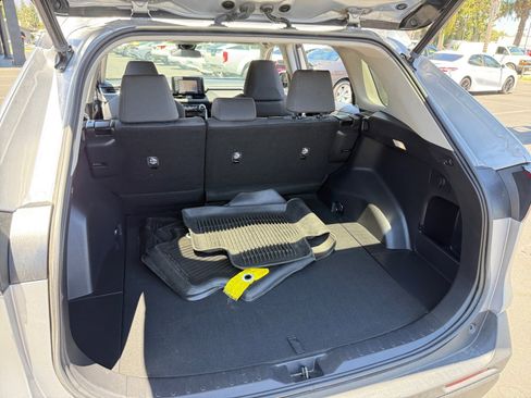 Used 2022 Toyota RAV4 XLE image 22