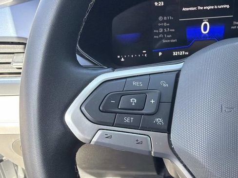 Certified 2024 Volkswagen Taos SE w/ Panoramic Sunroof Package FWD image 7