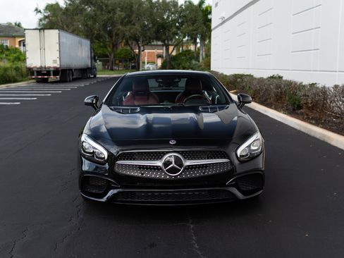 Used 2019 Mercedes-Benz SL 550 image 3
