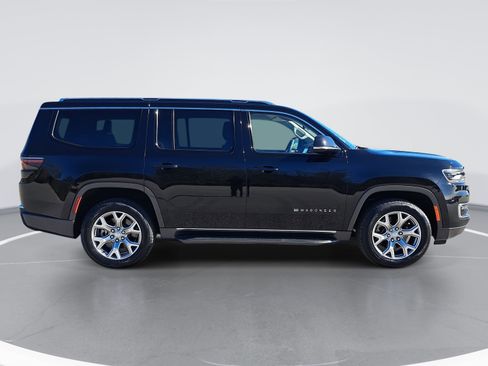 Used 2022 Jeep Wagoneer Series II image 2
