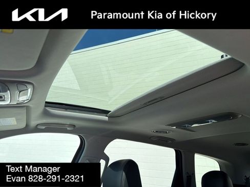 Used 2025 Kia Telluride S FWD image 32