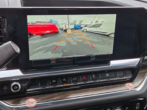 Used 2024 GMC Sierra 1500 SLE image 19