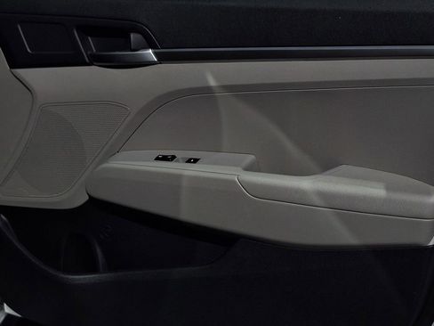 Used 2019 Hyundai Elantra SE image 22