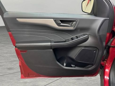 Used 2022 Ford Escape SE w/ Convenience Package image 28