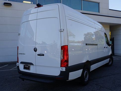 New 2024 Mercedes-Benz eSprinter 170 Cargo image 7