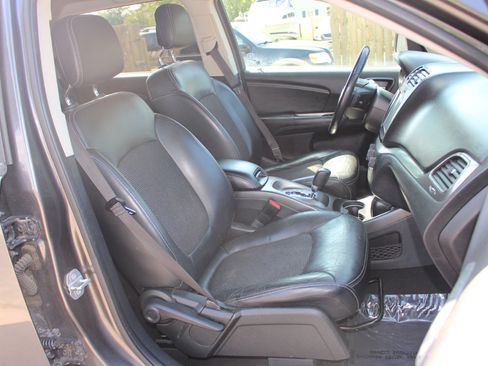 Used 2019 Dodge Journey Crossroad image 42