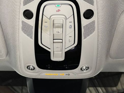 Used 2024 Audi Q8 e-tron Premium image 38