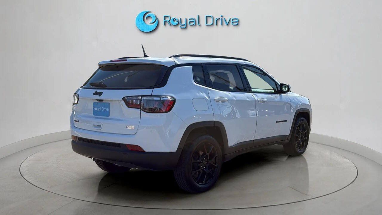 Used 2025 Jeep Compass Latitude w/ Altitude Special Edition AWD/4WD image 6