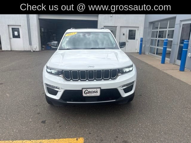 Used 2023 Jeep Grand Cherokee Limited w/ Luxury Tech Group II AWD/4WD image 3