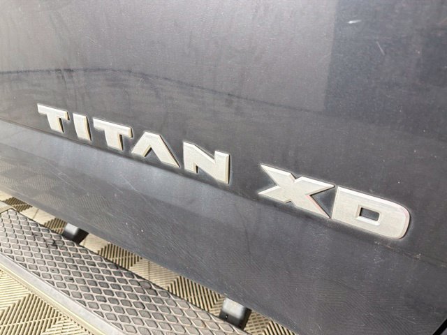 Used 2018 Nissan Titan SL w/ Chrome Package AWD/4WD image 18