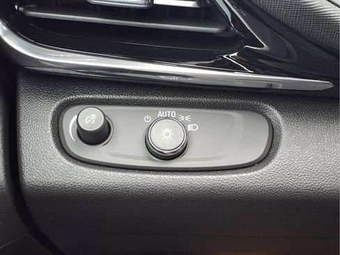 New 2026 Buick Envista Sport Touring w/ Convenience I Package FWD image 10