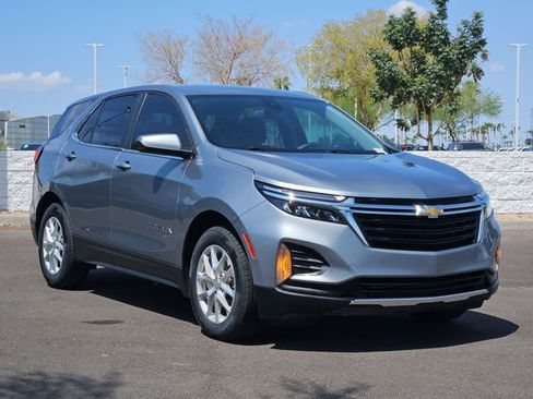 Certified 2023 Chevrolet Equinox LT FWD image 2
