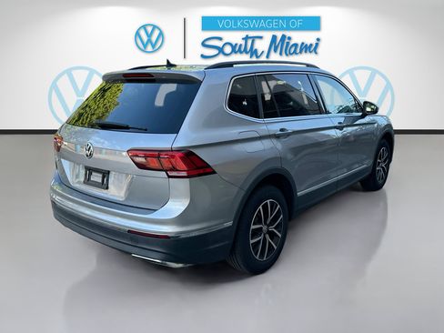 Used 2021 Volkswagen Tiguan SE w/ Panoramic Sunroof Package image 4