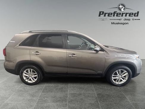 Used 2014 Kia Sorento LX AWD/4WD image 9