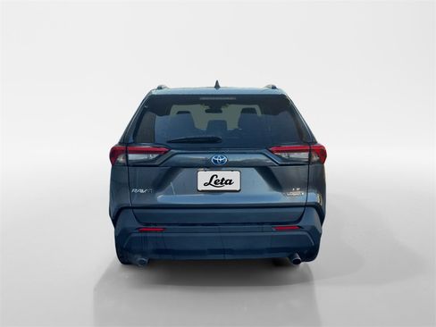 Used 2022 Toyota RAV4 LE image 5