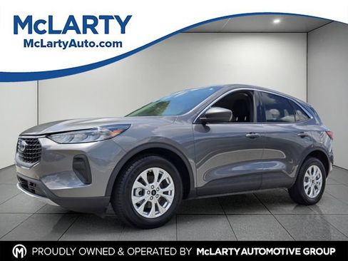 Used 2023 Ford Escape Active FWD image 1