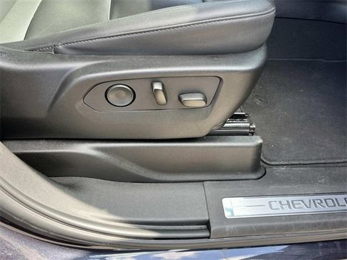 Used 2024 Chevrolet Suburban LT image 25