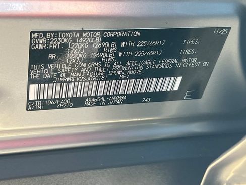 Certified 2025 Toyota RAV4 XLE AWD/4WD image 30