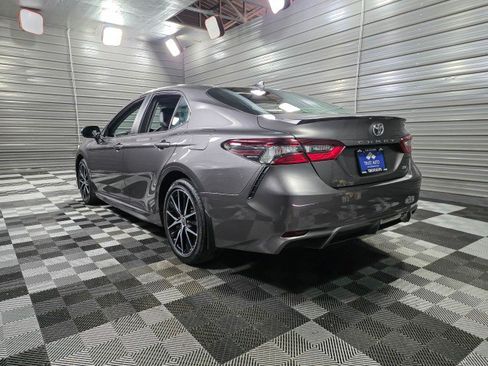 Used 2021 Toyota Camry SE w/ Carpet Mat Package (TMS) image 7