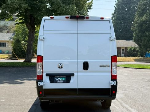 Used 2023 RAM ProMaster 2500 FWD image 5