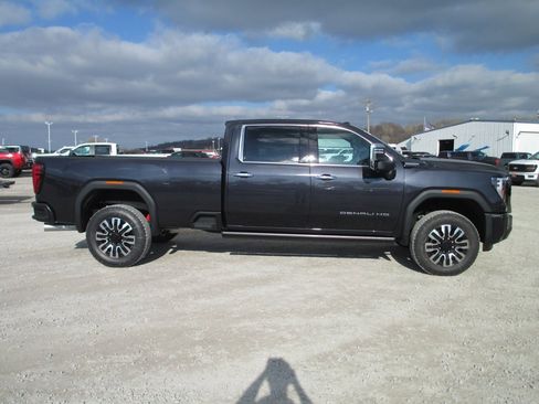New 2026 GMC Sierra 3500 Denali Ultimate image 3