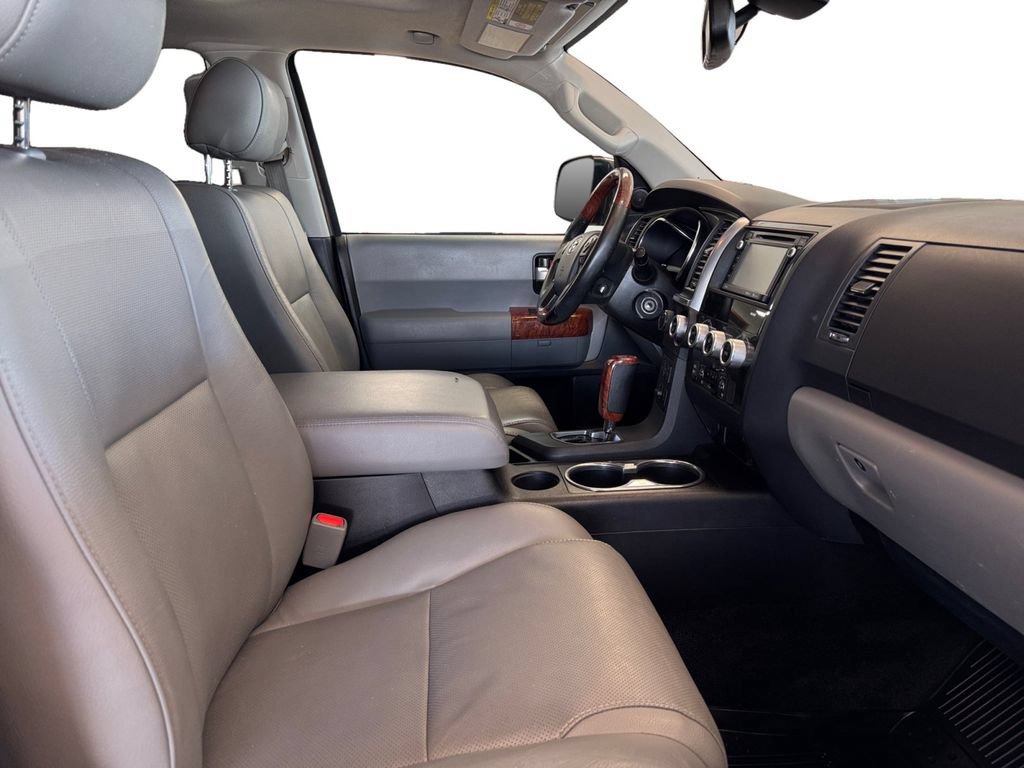 Used 2018 Toyota Sequoia Platinum AWD/4WD image 17