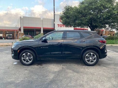 Used 2025 Chevrolet Blazer LT FWD image 7