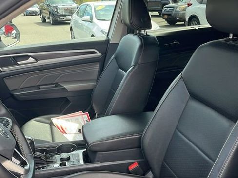 Used 2023 Volkswagen Atlas SE image 11