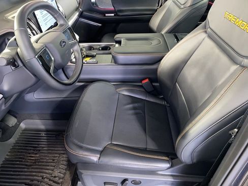 Used 2025 Ford Expedition Tremor AWD/4WD image 10