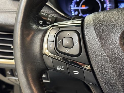 Used 2016 Toyota Avalon Limited image 33