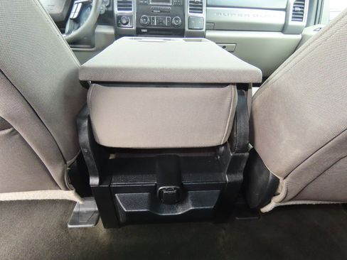 Used 2018 Ford F250 XLT w/ Camper Package image 18