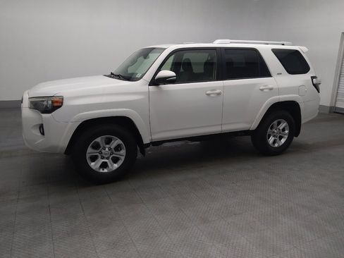 Used 2017 Toyota 4Runner SR5 Premium image 2