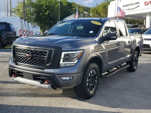 Used 2020 Nissan Titan PRO-4X w/ Pro-4x Convenience Package AWD/4WD image 3