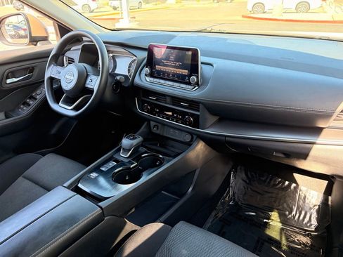 Certified 2024 Nissan Rogue SV FWD image 13