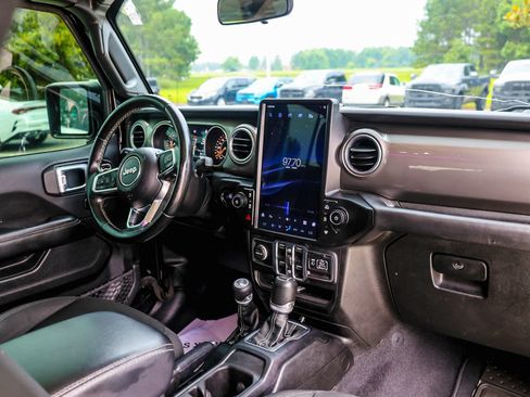Used 2020 Jeep Wrangler Unlimited Sahara AWD/4WD image 13