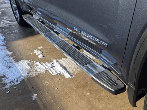 Used 2022 GMC Sierra 1500 SLT w/ SLT Premium Package image 17