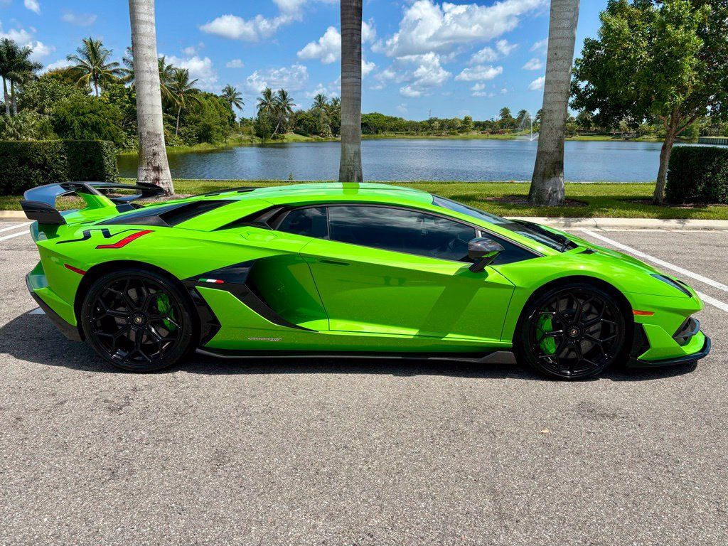 Used 2019 Lamborghini Aventador SVJ AWD/4WD image 6