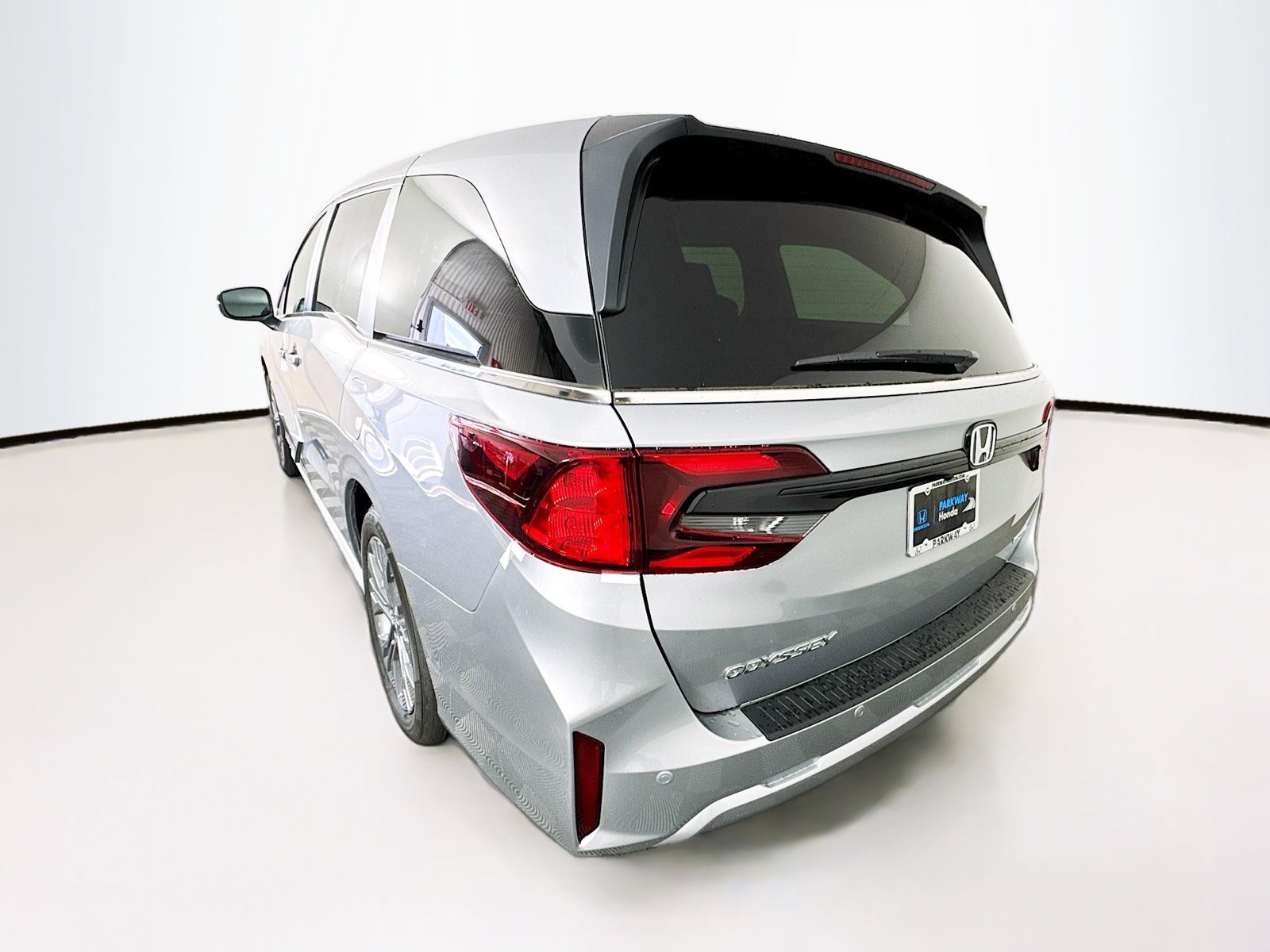 Certified 2026 Honda Odyssey Touring image 7