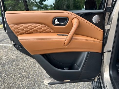 Used 2022 INFINITI QX80 Sensory w/ All-Season Package AWD/4WD image 41