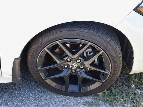 Used 2025 Honda Civic Sport image 6