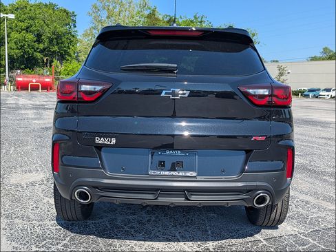 Used 2024 Chevrolet TrailBlazer RS w/ Convenience Package AWD/4WD image 11