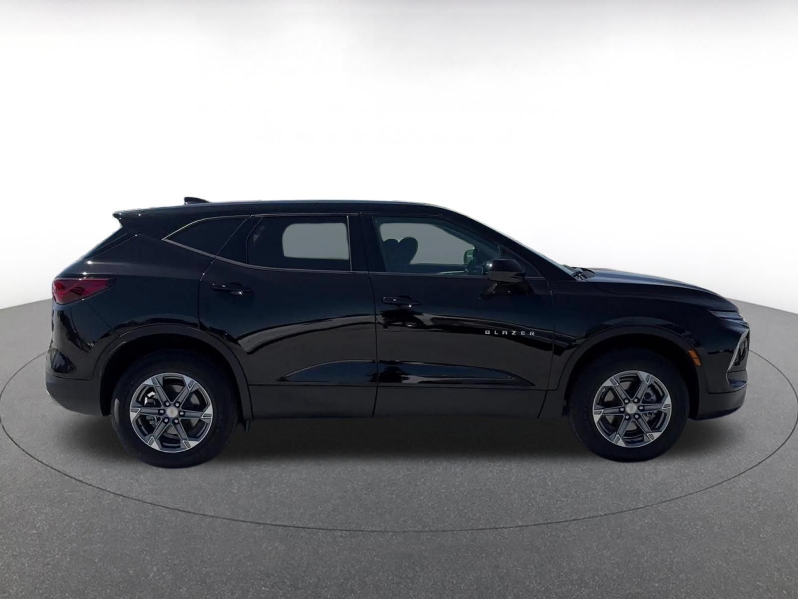 Used 2026 Chevrolet Blazer LT FWD image 16