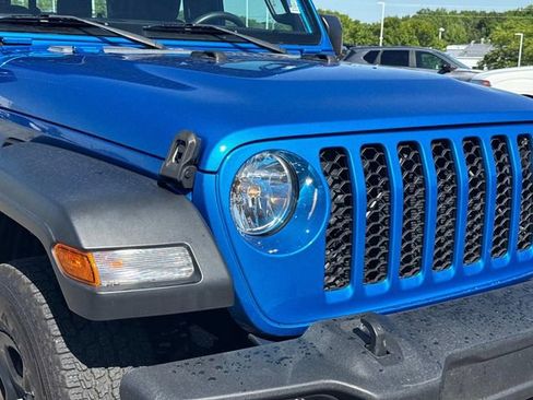 Used 2020 Jeep Gladiator Sport AWD/4WD image 11