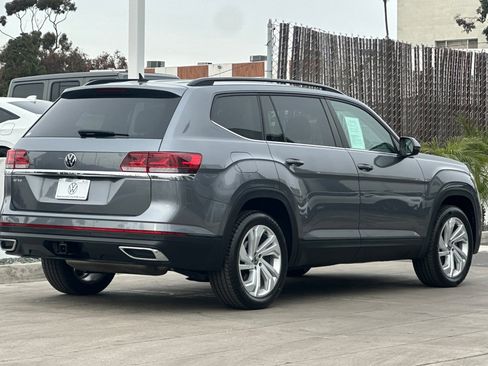 Certified 2022 Volkswagen Atlas SE image 4