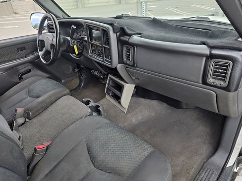 Used 2004 Chevrolet Avalanche Z66 w/ Preferred Equipment Group image 7