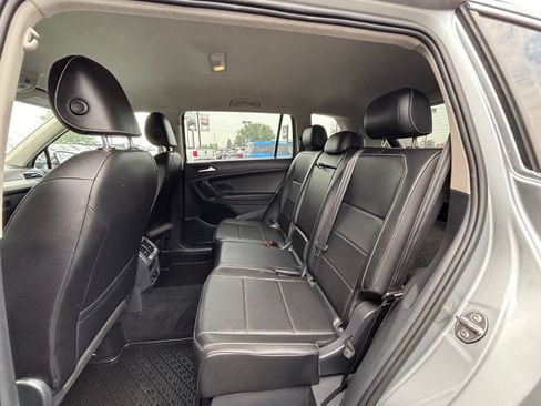 Used 2021 Volkswagen Tiguan SE AWD/4WD image 13