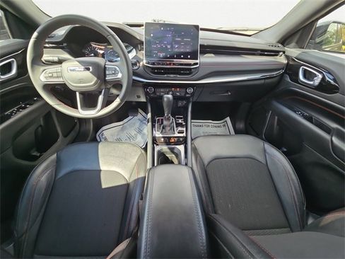 Used 2024 Jeep Compass Trailhawk image 10