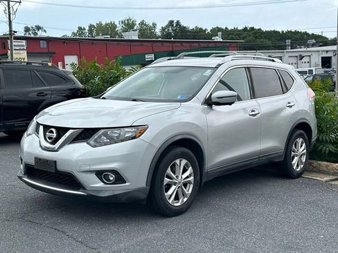 Used 2016 Nissan Rogue SV w/ SV Premium Package AWD/4WD image 1